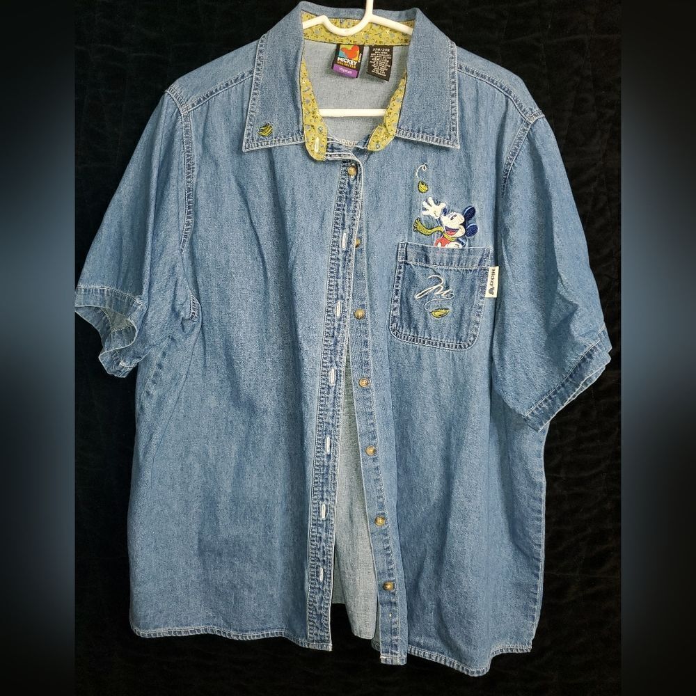 Womens Size 22W/24W Rare vintage Denim MICKEY MOUSE Shirt button up.